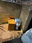 Complete WC and packaging/Box Complete WC with Packaging & Box SE15 - removed for £63