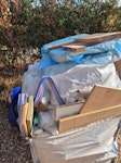 1 medium bag of wood/packaging Needs collecting today or tomorrow.
Medium bag /1 cubic meter of woodland off cuts and packaging RH4 - removed for £117