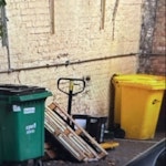 broken pallet truck broken pallet truck and a couple of pallets N7 - removed for £130