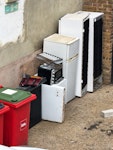4 x fridge/freezers All items are Non Commercial
1 x chest freezer
1 x fridge freezer
1 x tall fridge
1 x tall freezer
these have been removed from the flats above and are located on ground level in the back yard SS1 - removed for £137