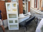 Sofá, chair To be removed. Tenants moved out.
It’s with easy access. It can be removed any time. E7 - removed for £117