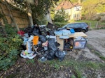 home furniture and clothes hi is 1 double bed with mattress and frame 2 drawers and 75 percent is clothes and shoes and what you can see on the photo SE19 - removed for £323