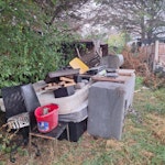 4chunks rubbish (see pictures) A large pile of various rubbish (furniture, mattresses, etc.) sits in front of the house. In the backyard, two large piles of rubbish (furniture, etc.) sit: one in front of the shed and the other behind it. The backyard also has remnants of a dry tree (which may need to be slightly cut for transport) to be disposed of. QUOTE ONLY IF YOU ARE AVAILABLE ON THU22 AT MIDDAY RM10 - removed for £950
